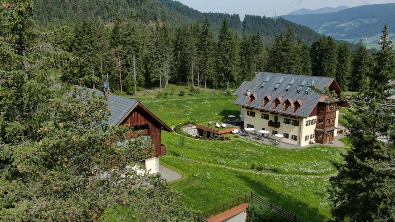 Natura Boutique Chalet Wellness Spa Dobbiaco Kültér fotó